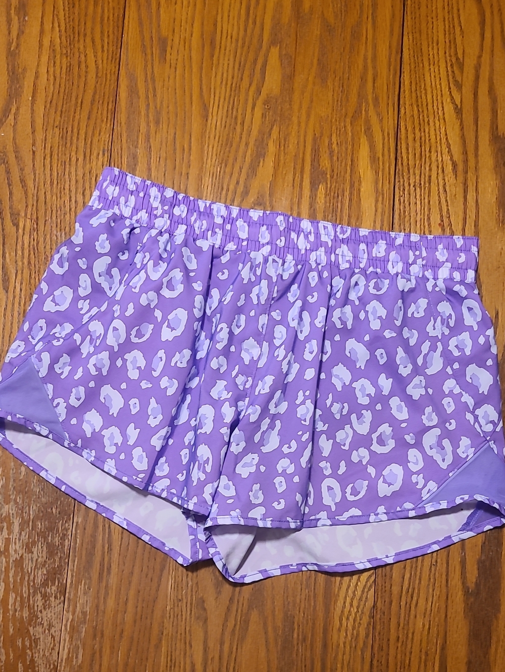 all in motion Lavender Leopard-Print Athletic Shorts - Medium